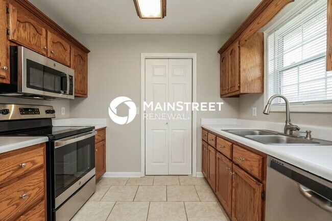 Foto del edificio - 3 Bedroom Pet-Friendly Home in GOODLETTSVILLE, TN with Main Street Renewal