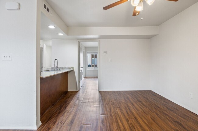 Foto del edificio - 2921 Old Greenwood Rd