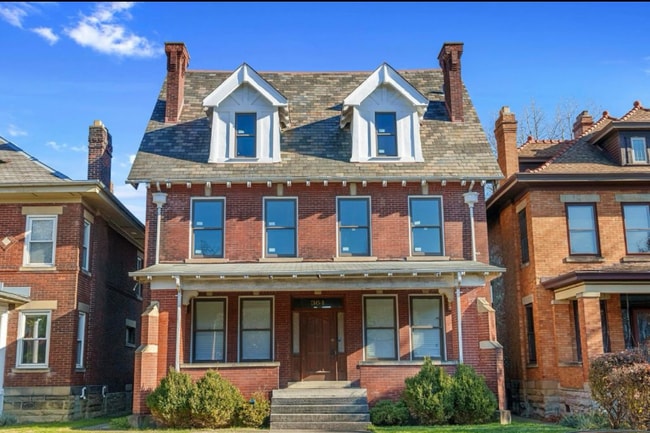 Building Photo - 364 Kendall Pl