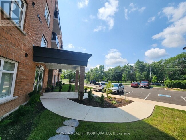 Building Photo - 5629-5629 Swayze Dr