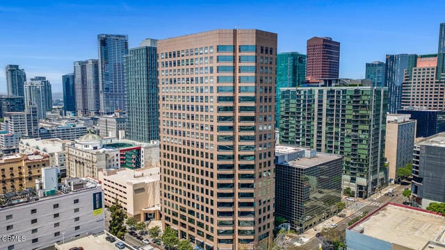 Foto del edificio - 801 S Grand Ave