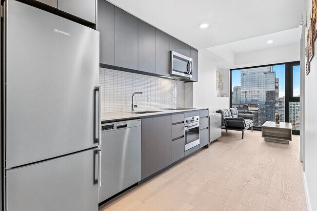 Building Photo - 1210 Rue Jeanne-Mance