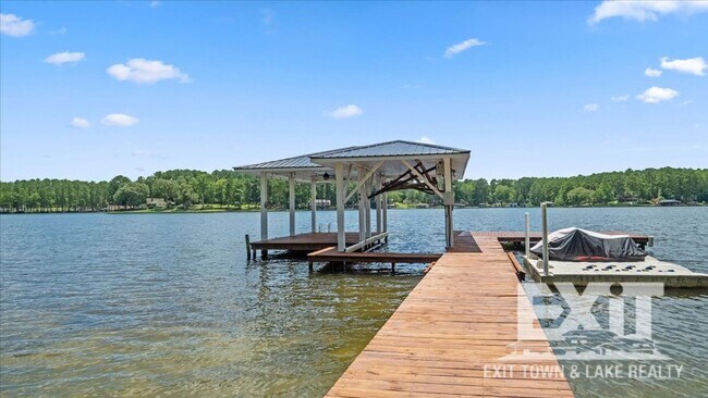 Building Photo - 104 Dogwood Acres