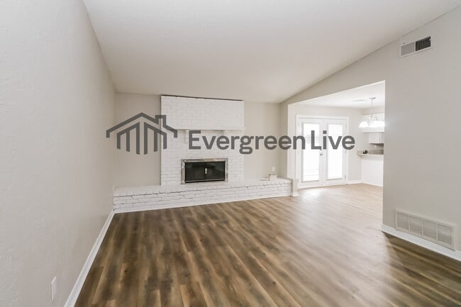 Building Photo - 1413 Sunrise Dr