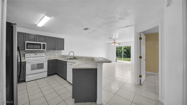 Foto del edificio - 4551 22nd St SW