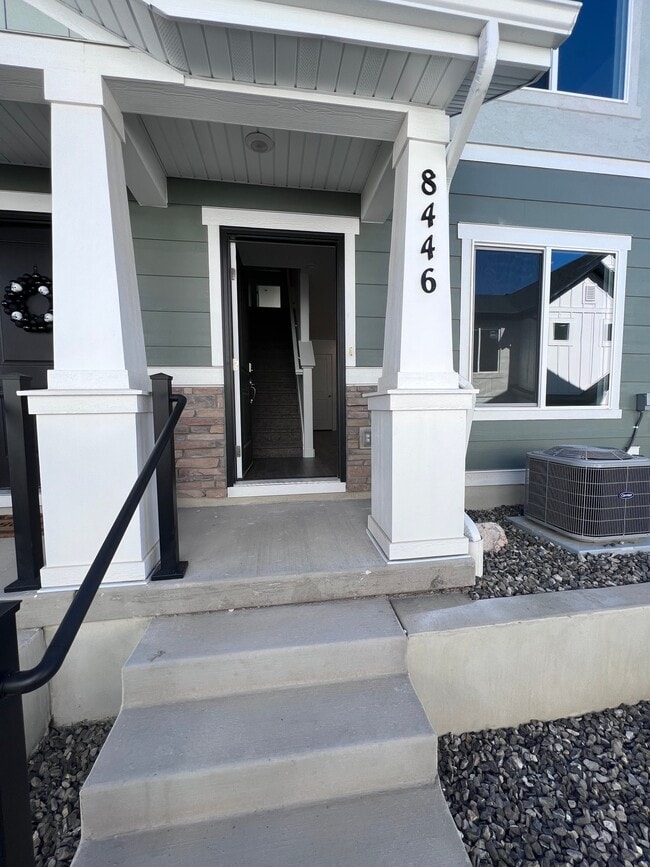 Building Photo - 8446 W Meadow Bank Wy