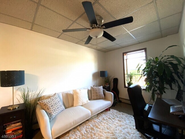 Foto del edificio - 17 Waverly Pl