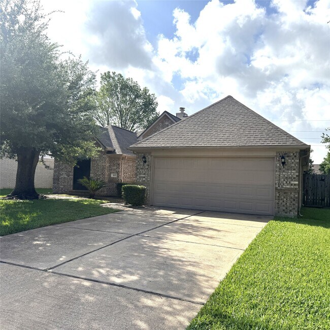 Foto del edificio - 10023 Hickory Trail Ln