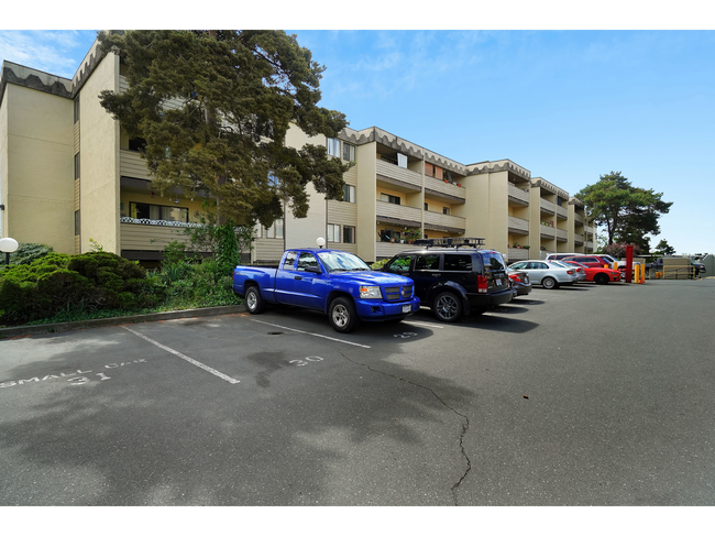 Building Photo - Gorge View Apartments