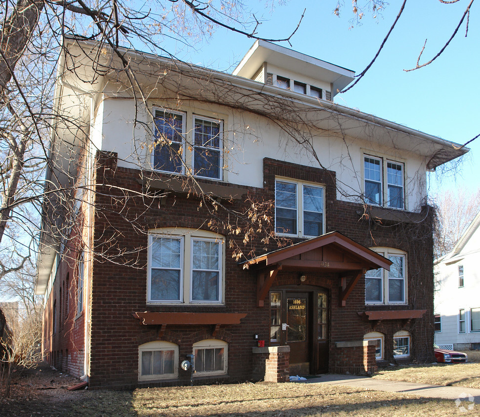 Building Photo - 1696 Ashland Ave