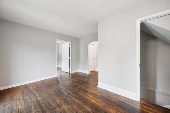 Building Photo - 4504 Guilford Rd