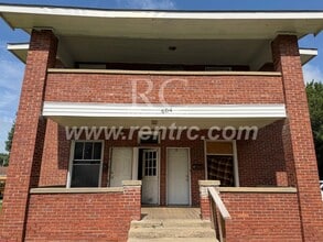 Building Photo - 604 N Main St