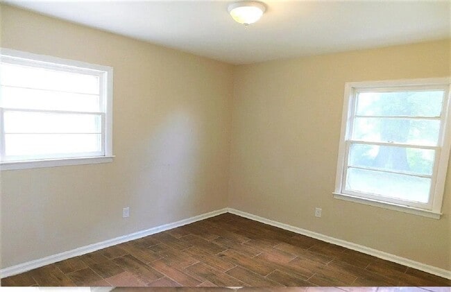Building Photo - 1255 Rivercrest Dr