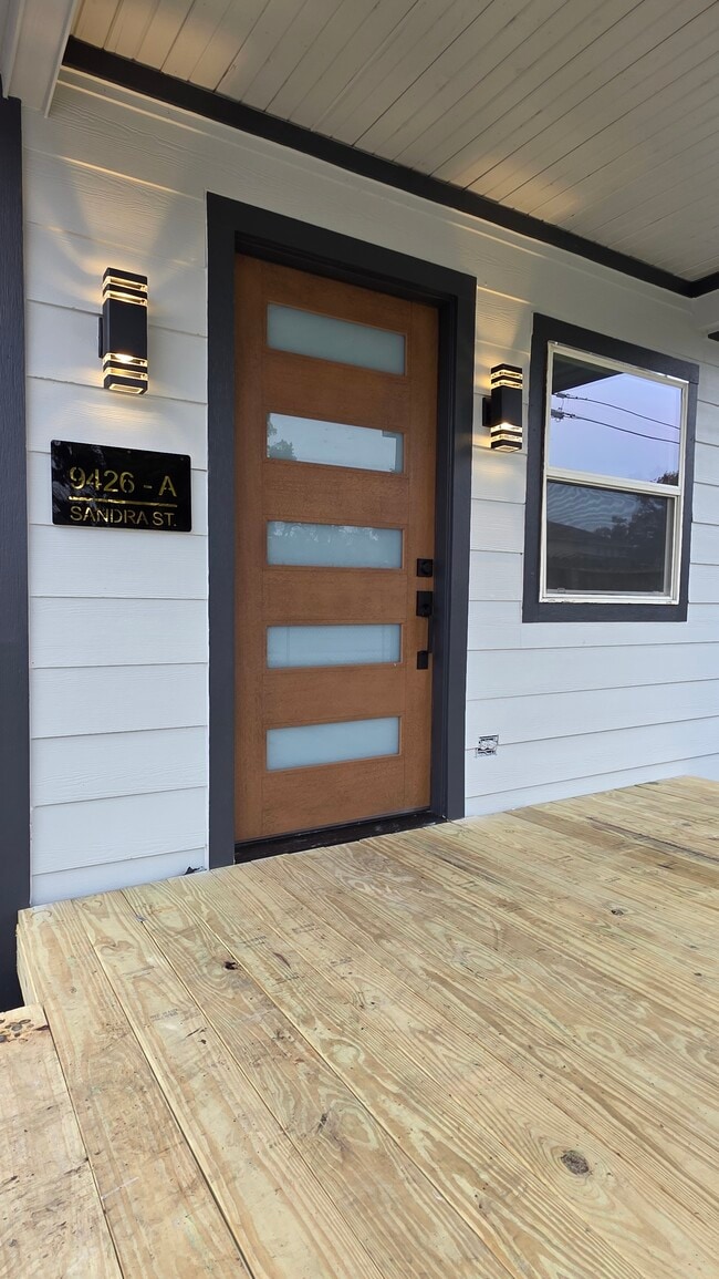 Photo - 9426 Sandra St House