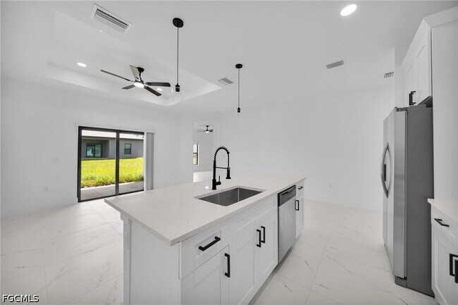 Foto del edificio - 4985 Fairway Ct