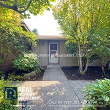 Building Photo - 4644 N Pearl St