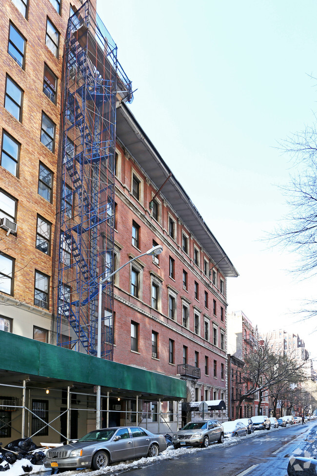 Building Photo - 210 West 16th Street