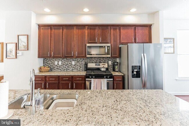 Building Photo - 9813 Wood Edge Wy