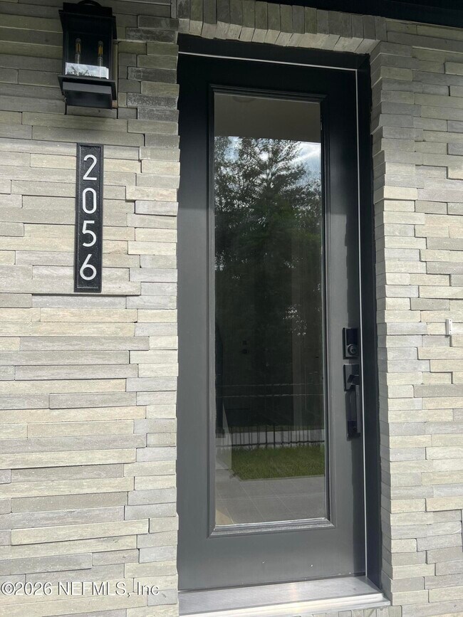 Foto del edificio - 2056 Prudential Dr