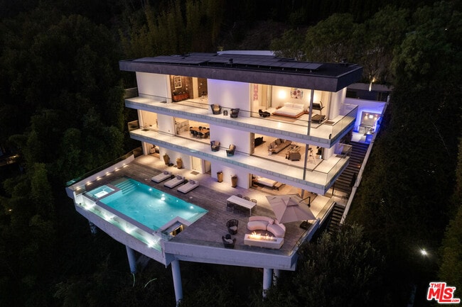 Building Photo - 7080 Mulholland Dr