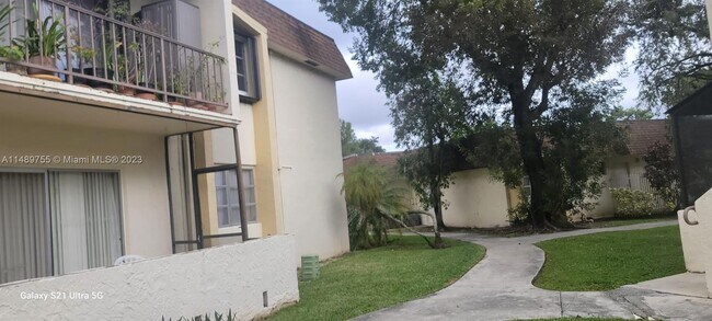 Building Photo - 7853 Miller Dr