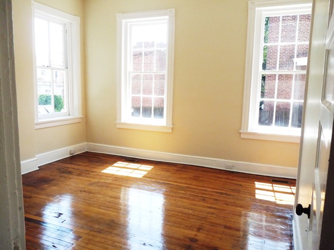 Foto del edificio - 1648 W Grace St