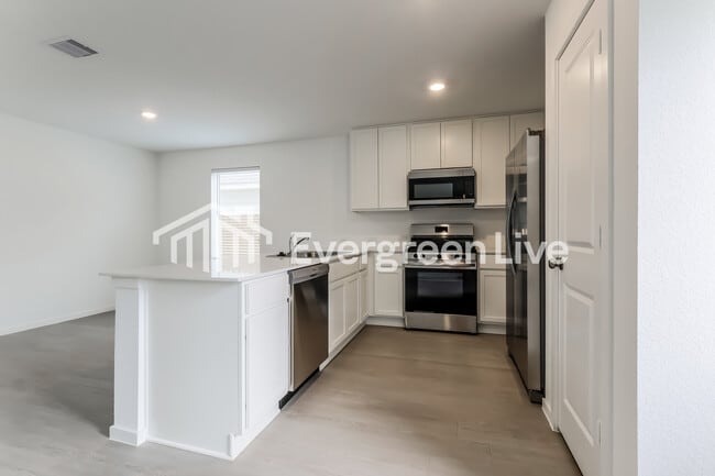 Building Photo - 5906 Patriot Sound Drive