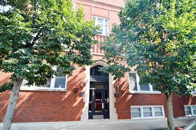 Primary Photo - 4611 N Rockwell St
