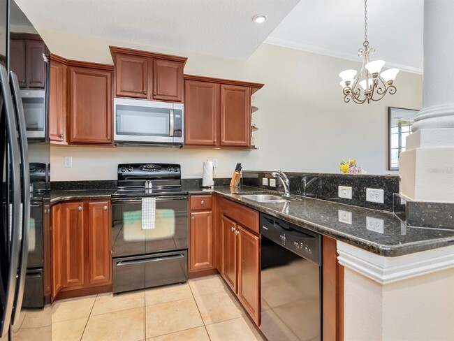 Building Photo - 13941 Clubhouse Dr