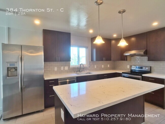 Foto del edificio - 384 Thornton St