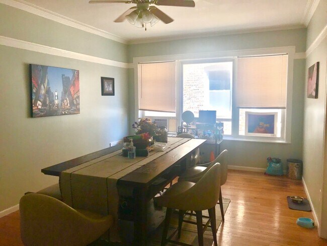 Foto del edificio - 4615 N Lawndale Ave