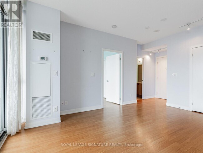 Photo du bâtiment - 5101 Dundas St W