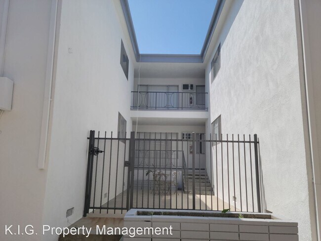 Foto del edificio - 1 br, 1 bath Apartment - 825 S. Bedford St...