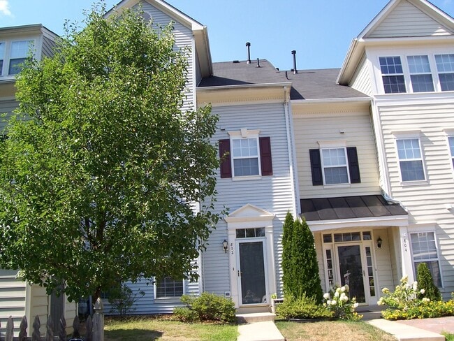 Photo - 3 Level Townhome Located in Piney Orchard ...