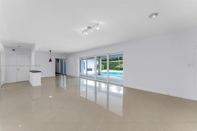 Foto del edificio - 7451 SW 133rd St