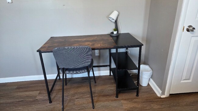 Foto del edificio - 1421 S Carey St