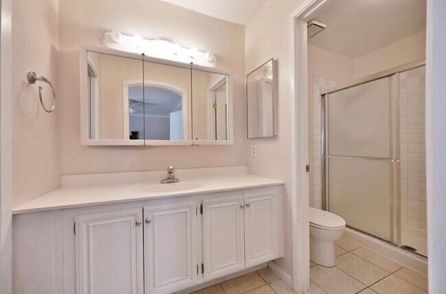 Foto del edificio - 9348 Blue Oak Dr