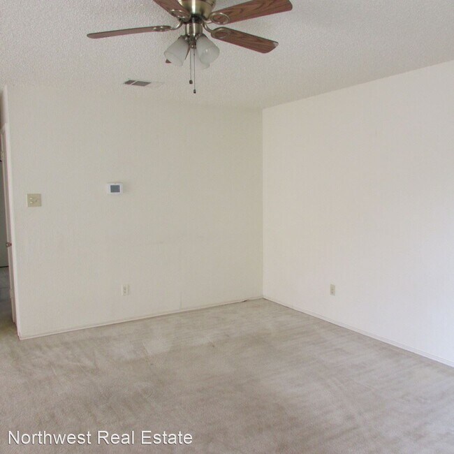 2 br, 1 bath House 8902 Meadow Trace House Rental in San Antonio