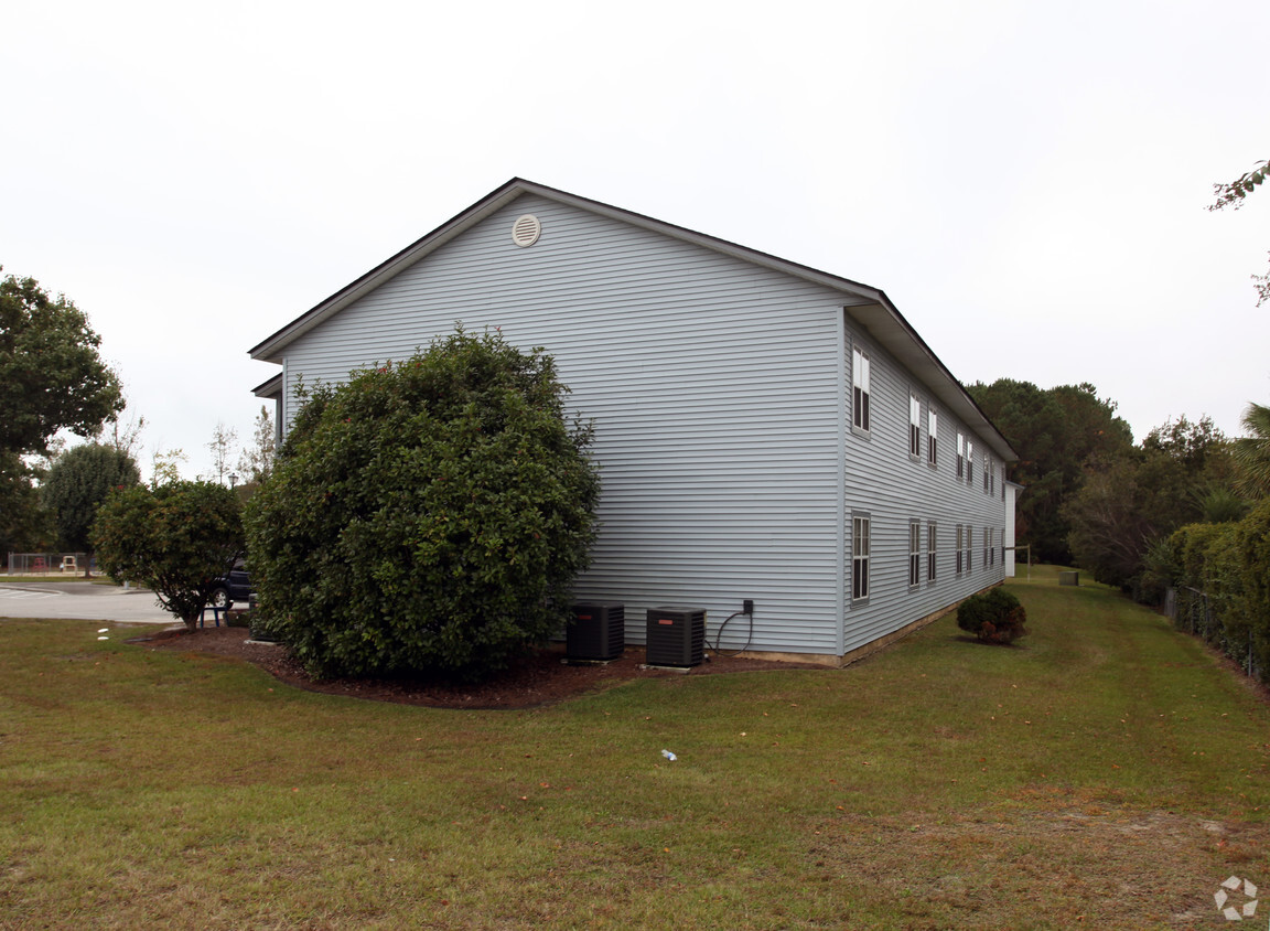 Building Photo - The Landings Apartments