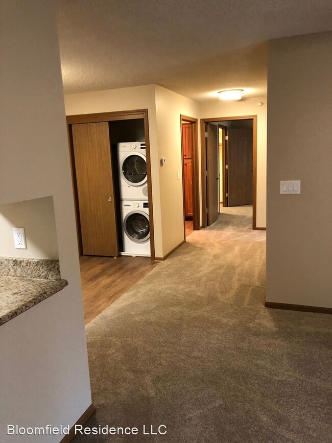 Foto del edificio - 9804 Nicholas St