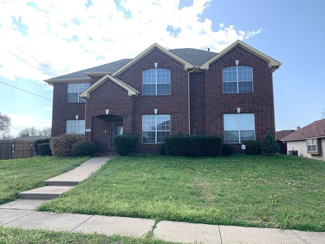 Primary Photo - 1234 Tralee Ln