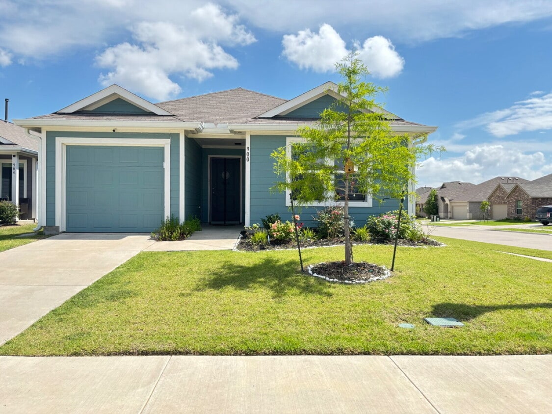 Beautiful Princeton Home – Modern Layout in a Desirable Community - Beautiful Princeton Home – Modern Layout in a Desirable Community