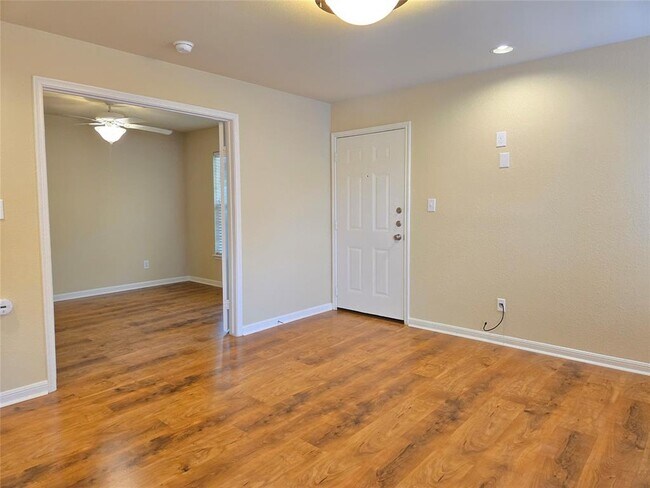 Building Photo - 7685 Northcross Dr