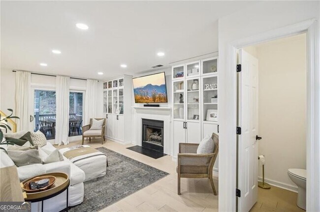 Foto del edificio - 245 Park Bridge Ln