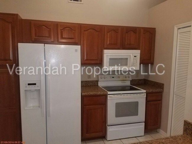Building Photo - 1224 N Fairway Dr