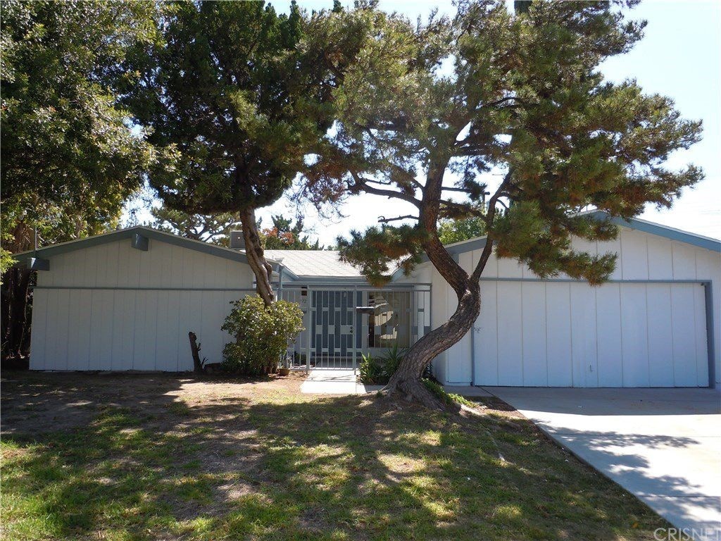Primary Photo - 9722 Geyser Ave