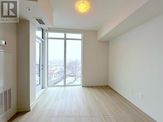 Building Photo - 763 Woodbine Ave