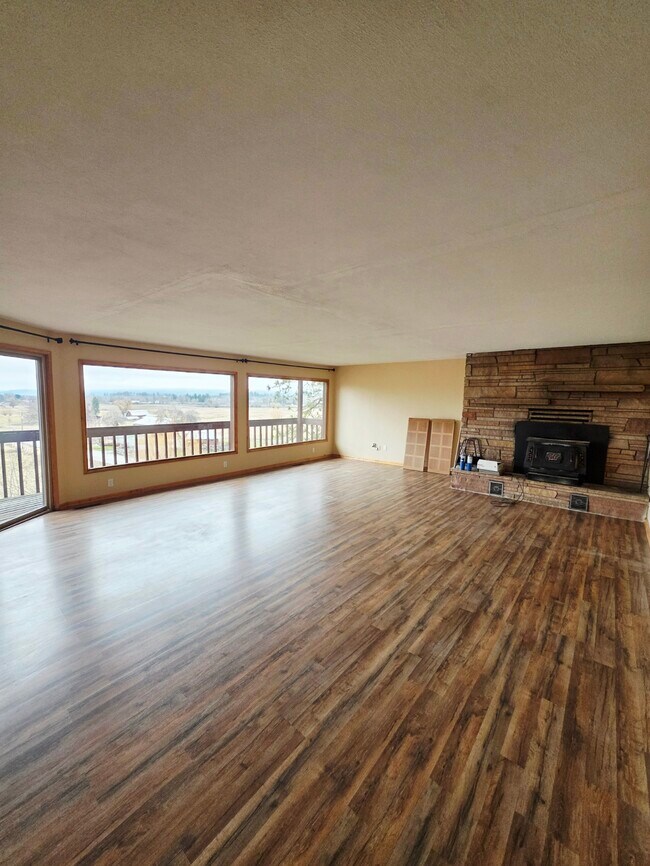 Foto del edificio - 2344B Cozy Nook Rd