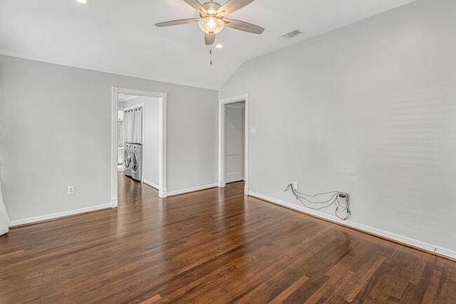 Building Photo - 1004 Lawrence St