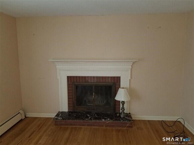 Building Photo - 36 Woodcrest Dr